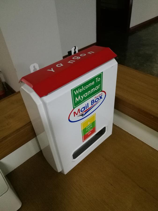Dengba Hostel Янгон Екстериор снимка