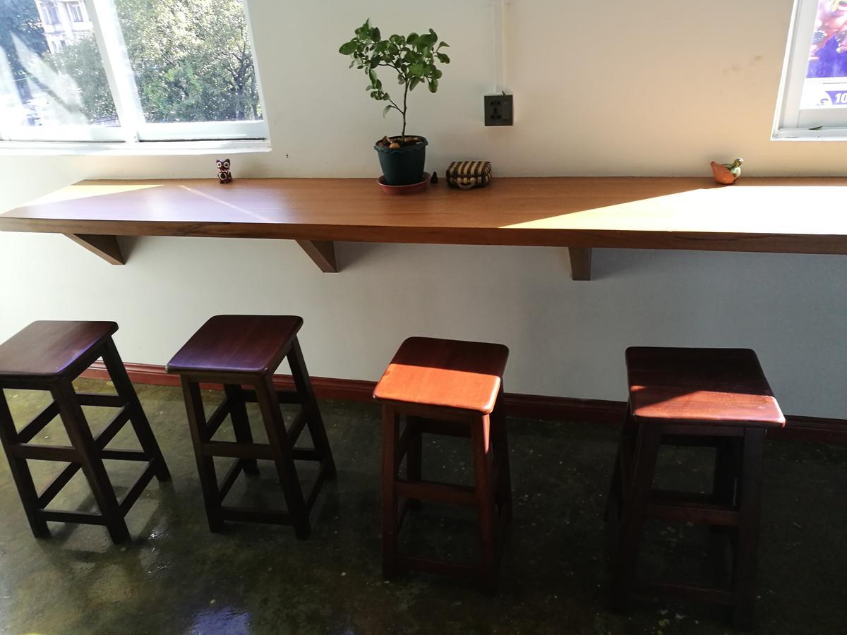 Dengba Hostel Янгон Екстериор снимка