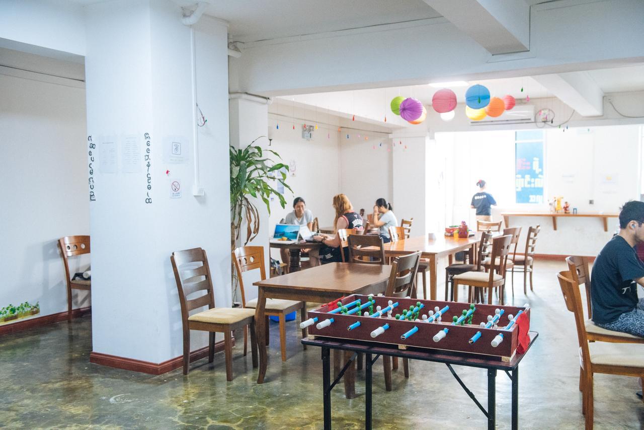 Dengba Hostel Янгон Екстериор снимка