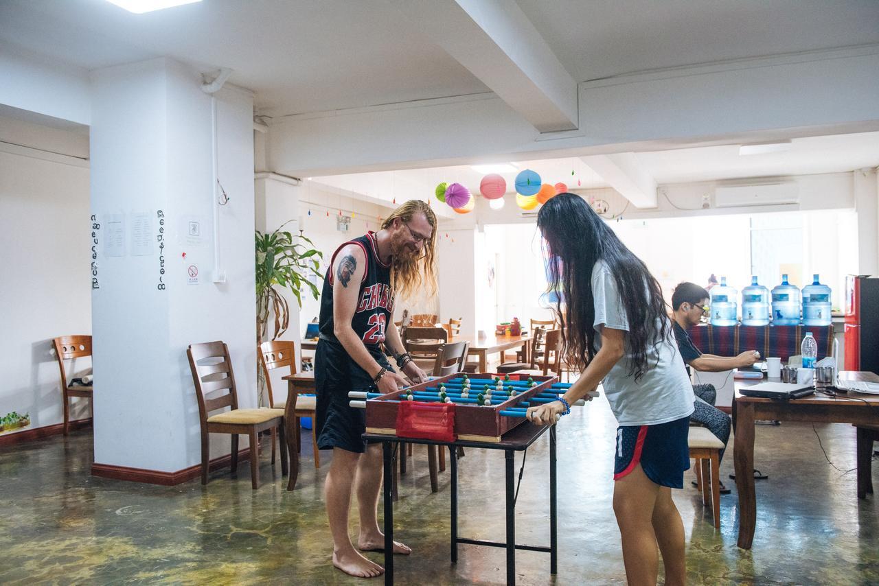 Dengba Hostel Янгон Екстериор снимка