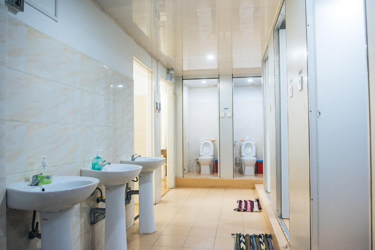 Dengba Hostel Янгон Екстериор снимка