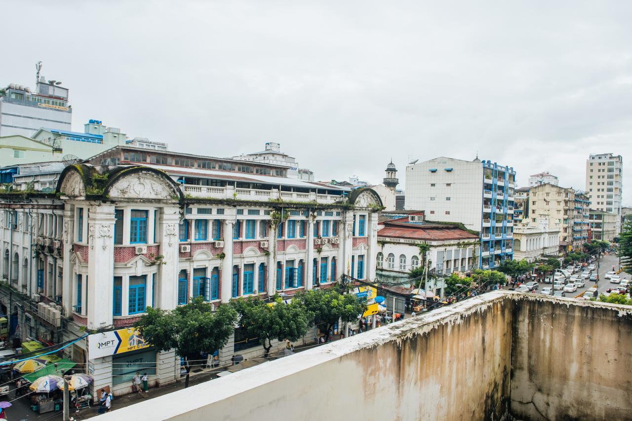 Dengba Hostel Янгон Екстериор снимка