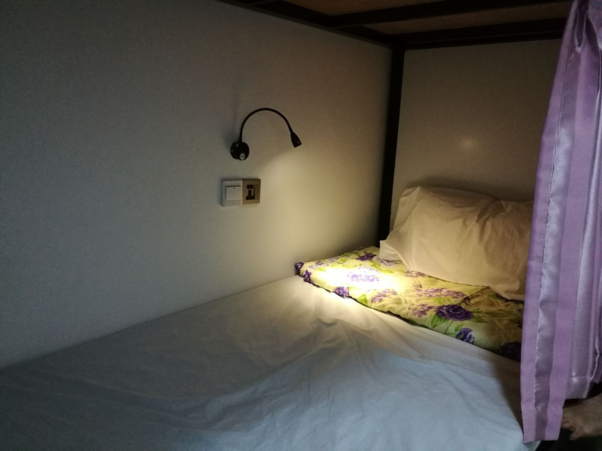 Dengba Hostel Янгон Екстериор снимка